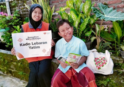 Senyum Lebar Gaga saat Terima Kado Lebaran Yatim Rumah Zakat