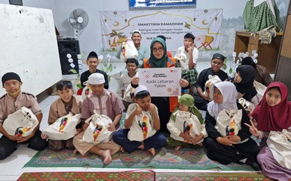 Bahagianya anak SLB Yatira terima kado lebaran Yatim dari rumah zakat