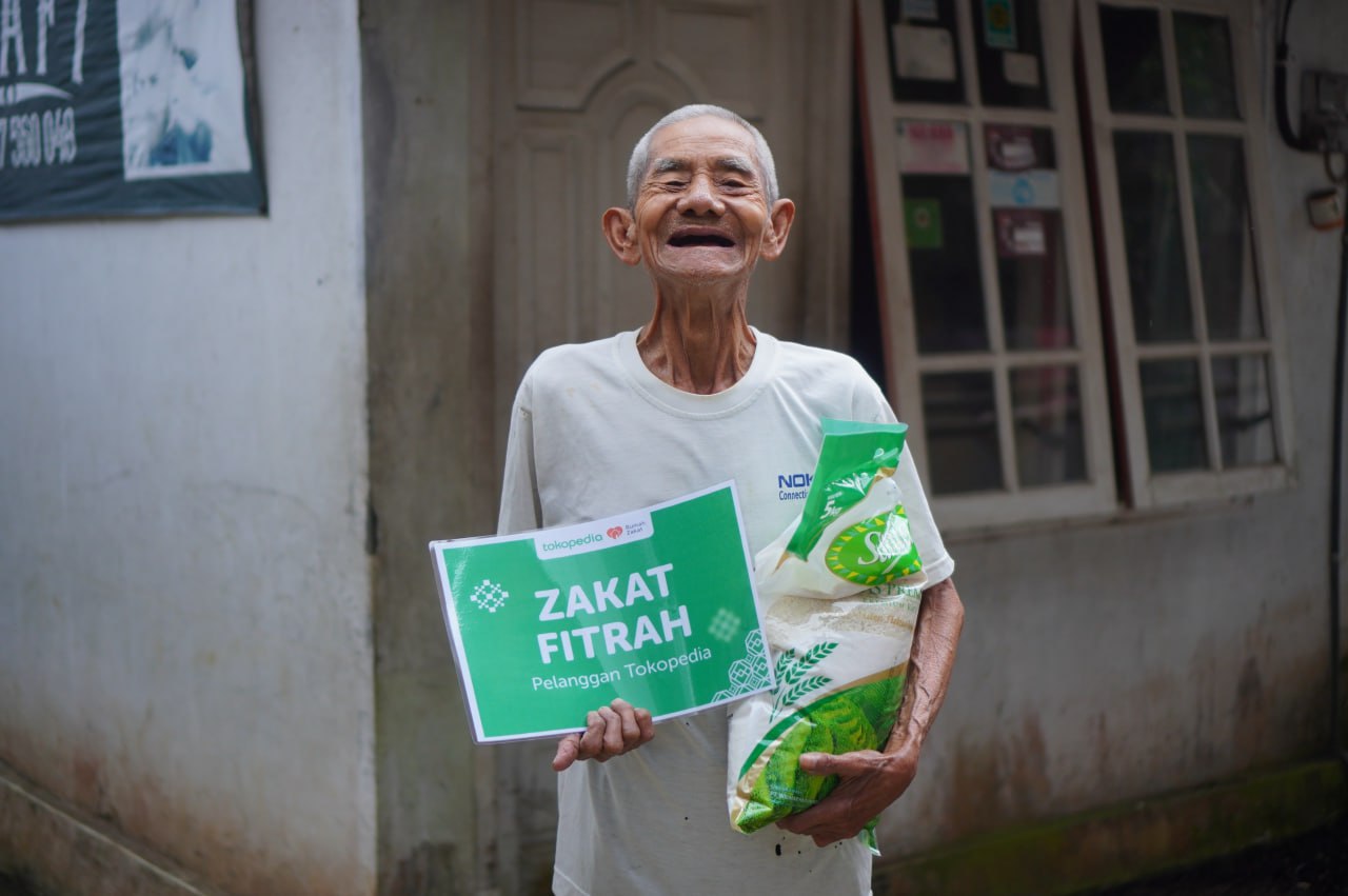 Hari ke-21 Ramadhan #BikinBahagia, Rumah Zakat Menyalurkan 5.662 Paket Zakat Fitrah