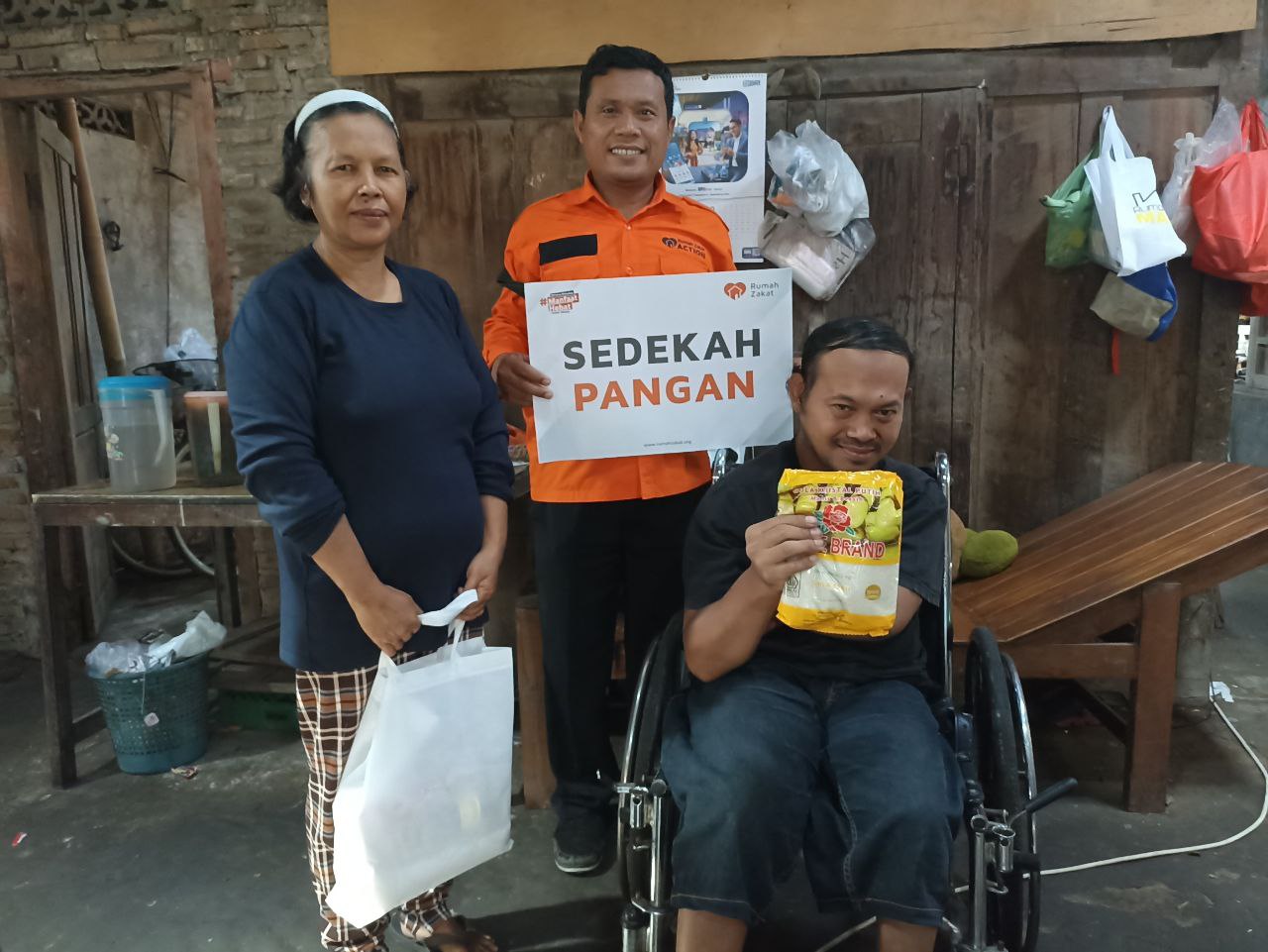 Sedekah Pangan, Rumah Zakat Sambut Ramadhan Bersama Dhuafa