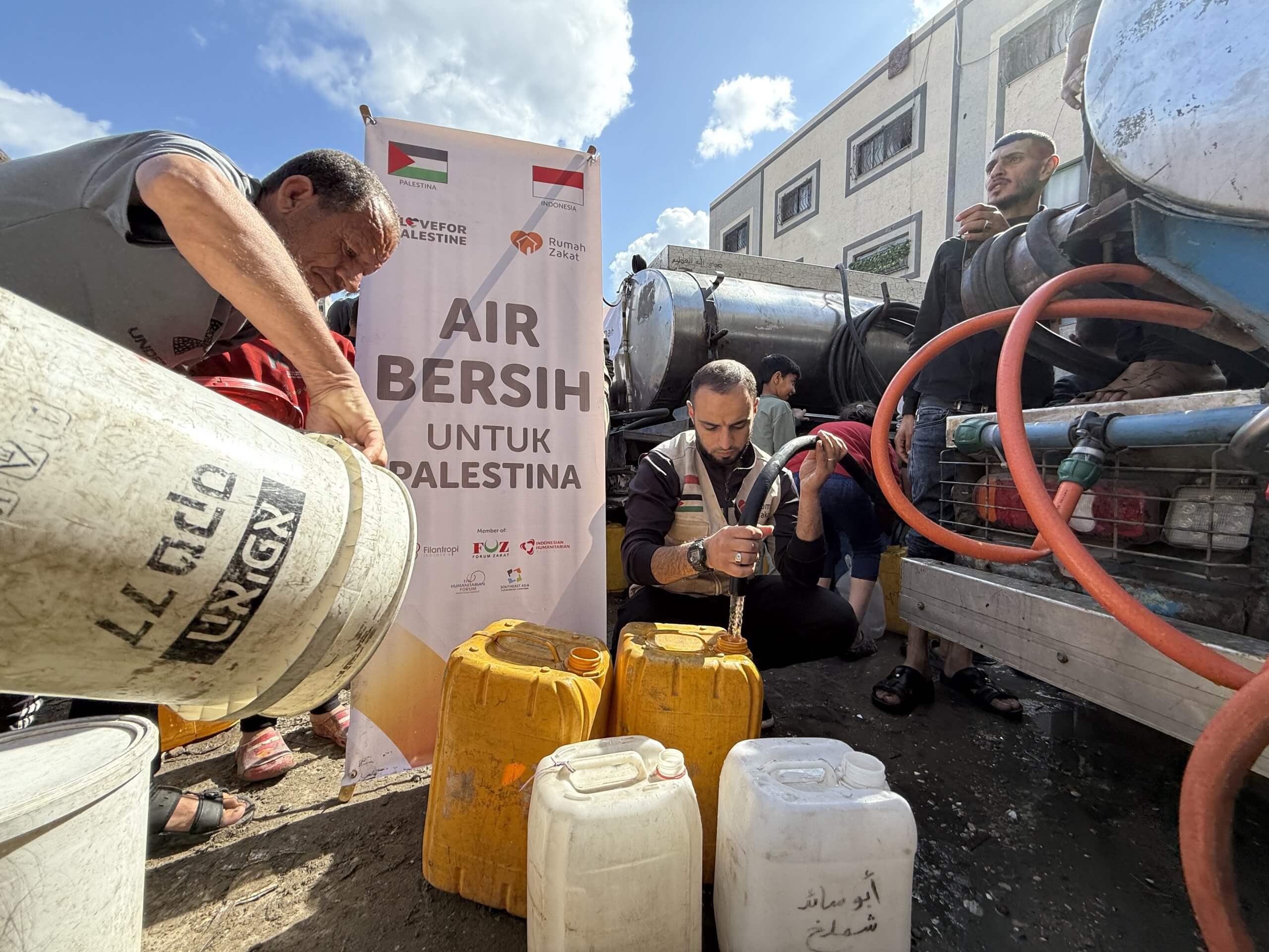 70.000 Liter Air Bersih di Distribusikan Selama 3 Hari di Gaza Utara