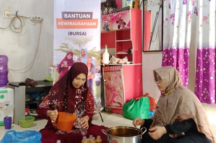 Kartini Masa Kini: Rojiah Berhasil Bangun Usaha Jamu dari Pendampingan Rumah Zakat