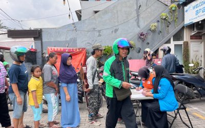 Program Kafarat Rumah Zakat, Salurkan 100 Box Nasi untuk Warga Prasejahtera di Bekasi