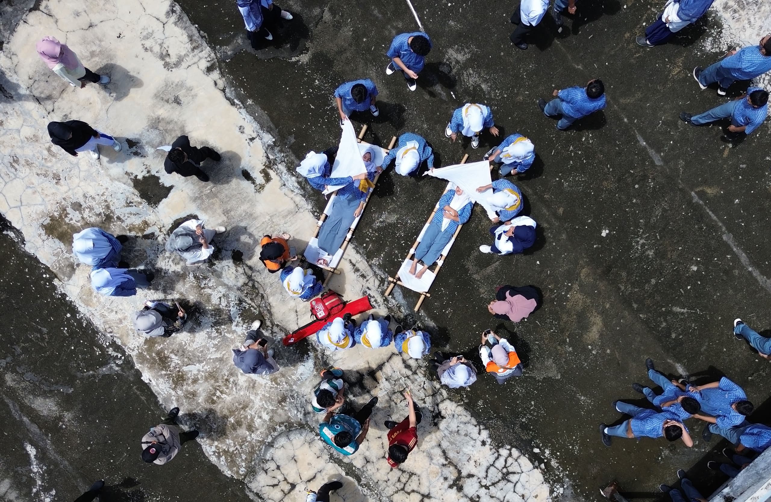 Simulasi Gempa dan Tsunami Simulasi Gempa dan Tsunami