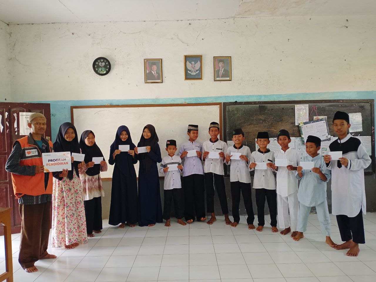 81 Anak Yatim Dhuafa di Tangerang Bisa Lanjut Sekolah Lewat Bantuan Pendidikan Rumah Zakat