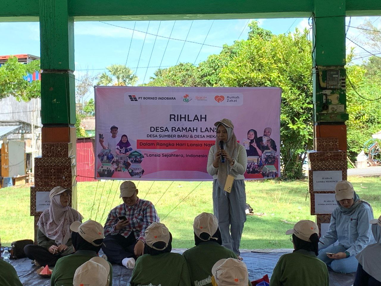 Peringati Hari Lansia Nasional 2025, Para Lansia Binaan PT Borneo Indobara Bersama Rumah Zakat Laksanakan Piknik Bersama