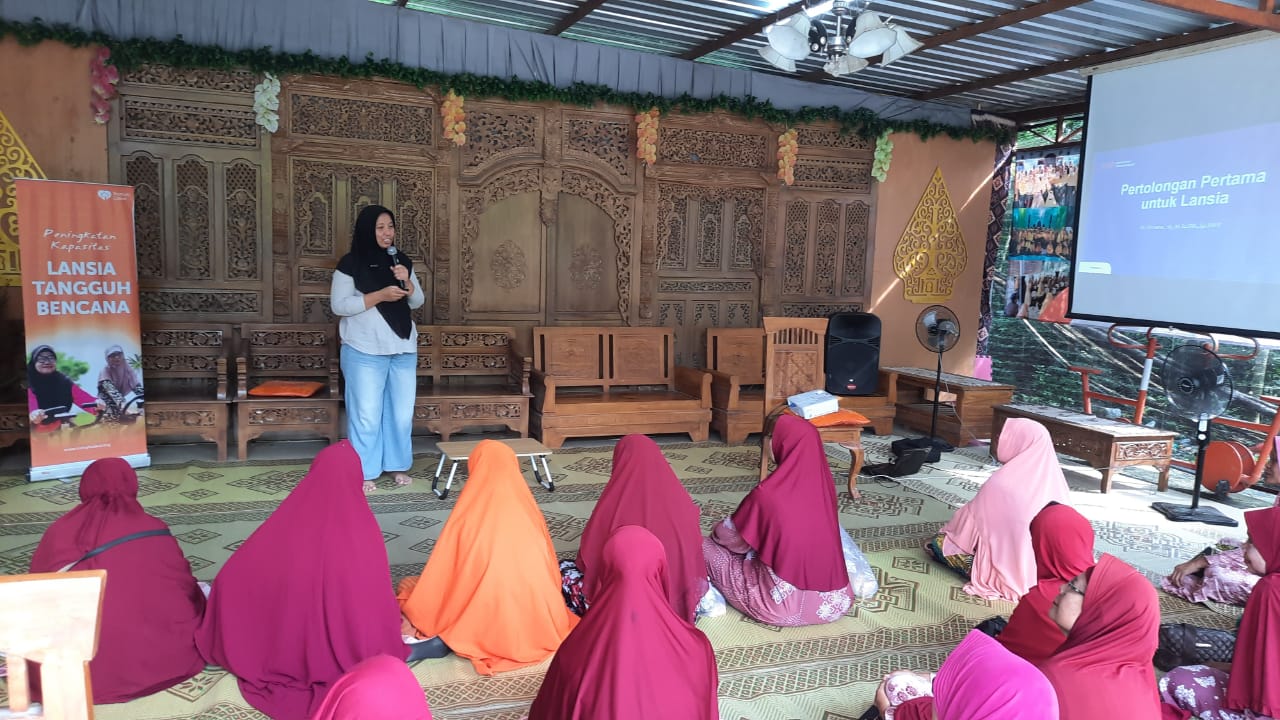 Hari Kebangkitan Nasional: Rumah Zakat Tingkatkan Kapasitas Lansia Tangguh Bencana