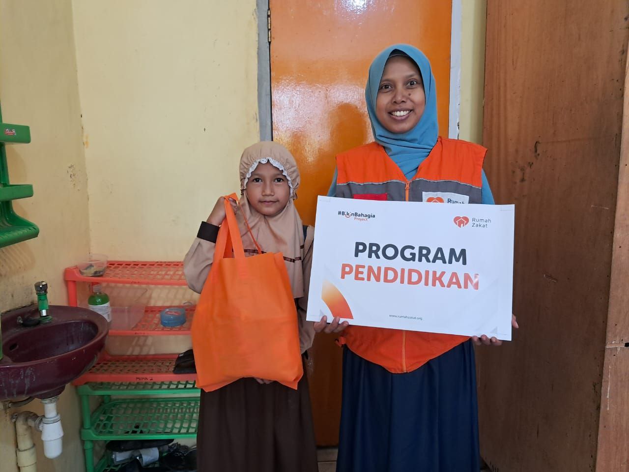 25 Bantuan Pendidikan Rumah Zakat untuk Anak Yatin Dhuafa di MI Ma’rif, Malang