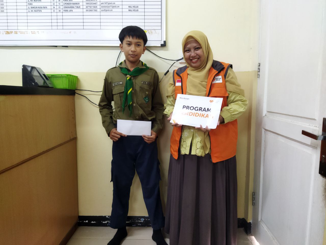 Akhirnya Rifat Bisa Tetap Sekolah Lewat Bantuan Pendidikan Rumah Zakat