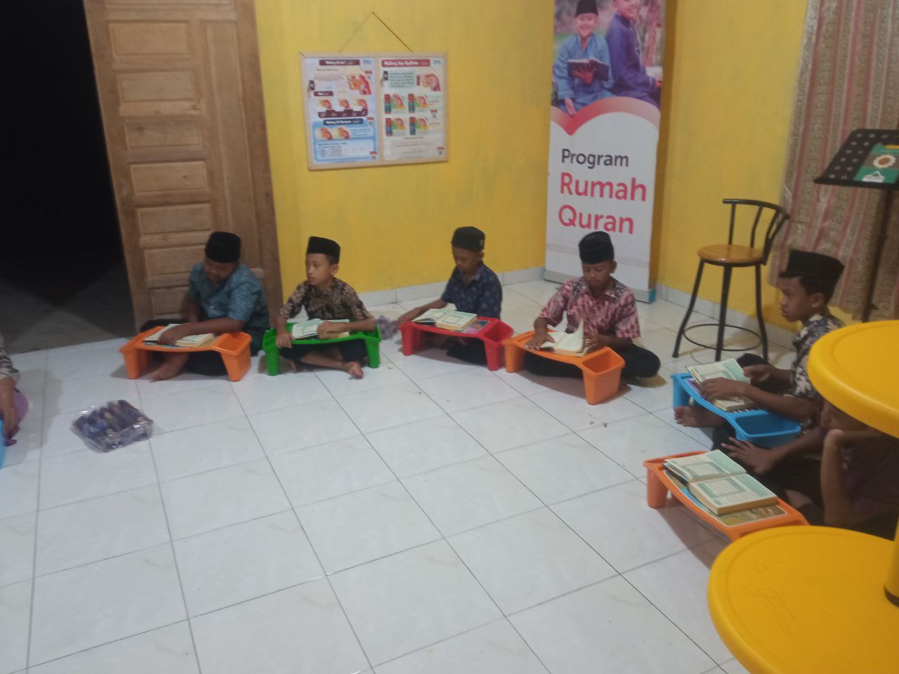 Ngajar dengan Sepenuh Hati, Rumah Zakat Salurkan Kafalah untuk Guru Ngaji