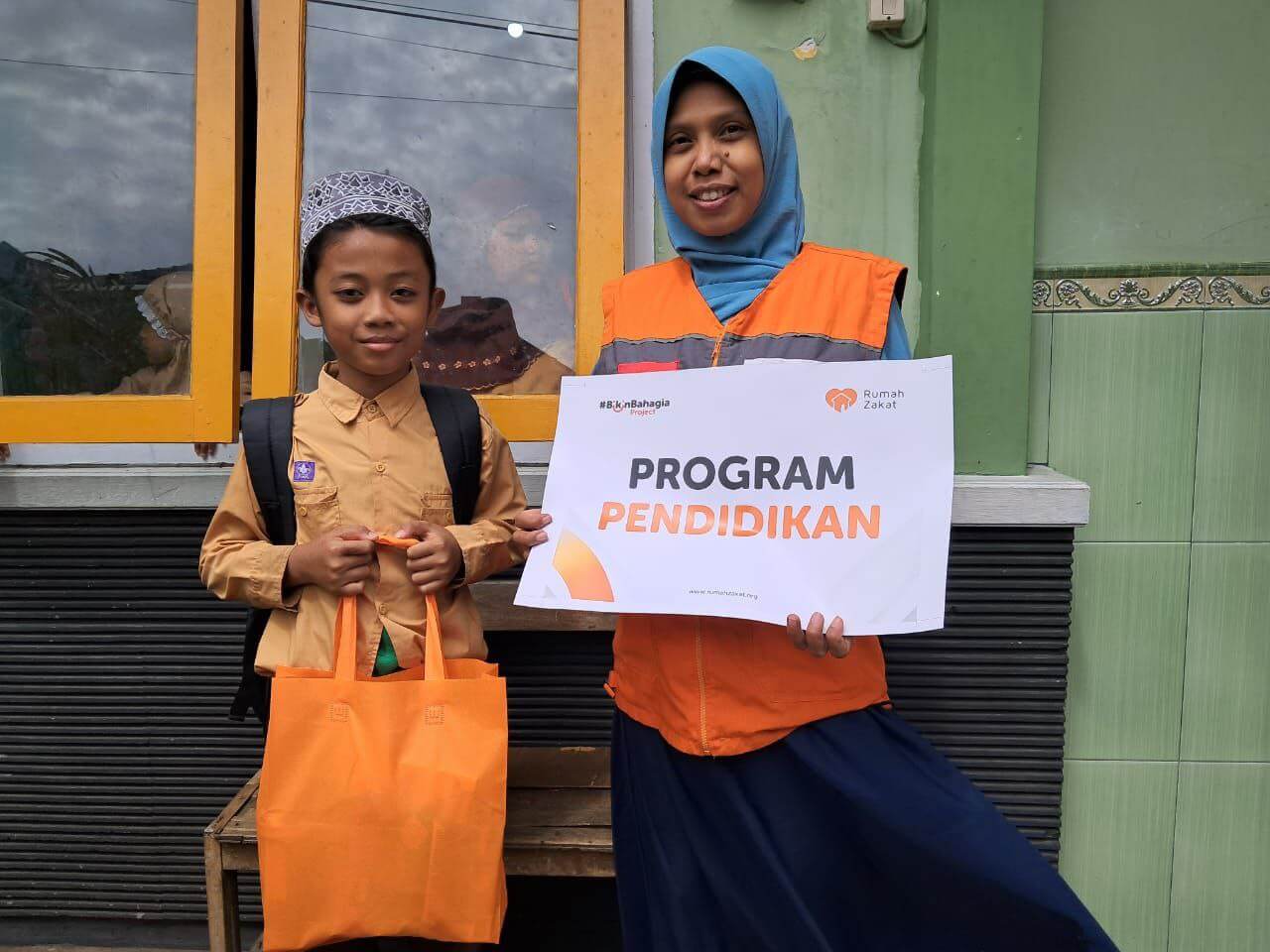 Senangnya Anak Yatim Dhuafa Terima Bantuan Pendidikan Rumah Zakat