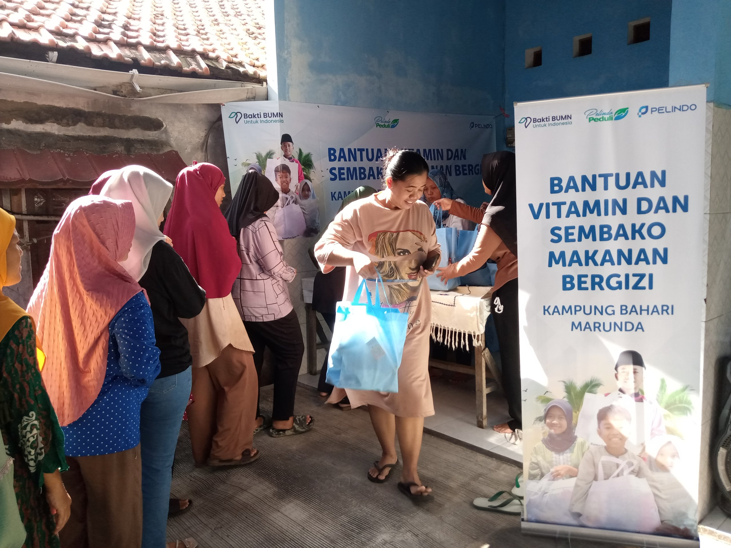 PT Pelindo Salurkan Bantuan Sembako dan Vitamin untuk Warga Marunda