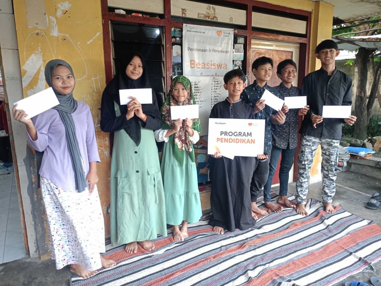 Jelang Kenaikan Kelas, Rumah Zakat Salurkan Bantuan Pendidikan Untuk Anak Yatim dan Duafa