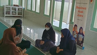 Dapat Beasiswa Anak Juara, Siswa Senang Bisa Meringankan Beban Orang Tua