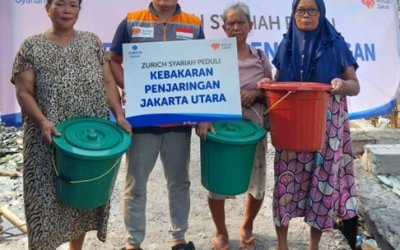 Zurich Syariah Gandeng Rumah Zakat Salurkan Bantuan Hygiene Kit untuk Penyintas Kebakaran Penjaringan