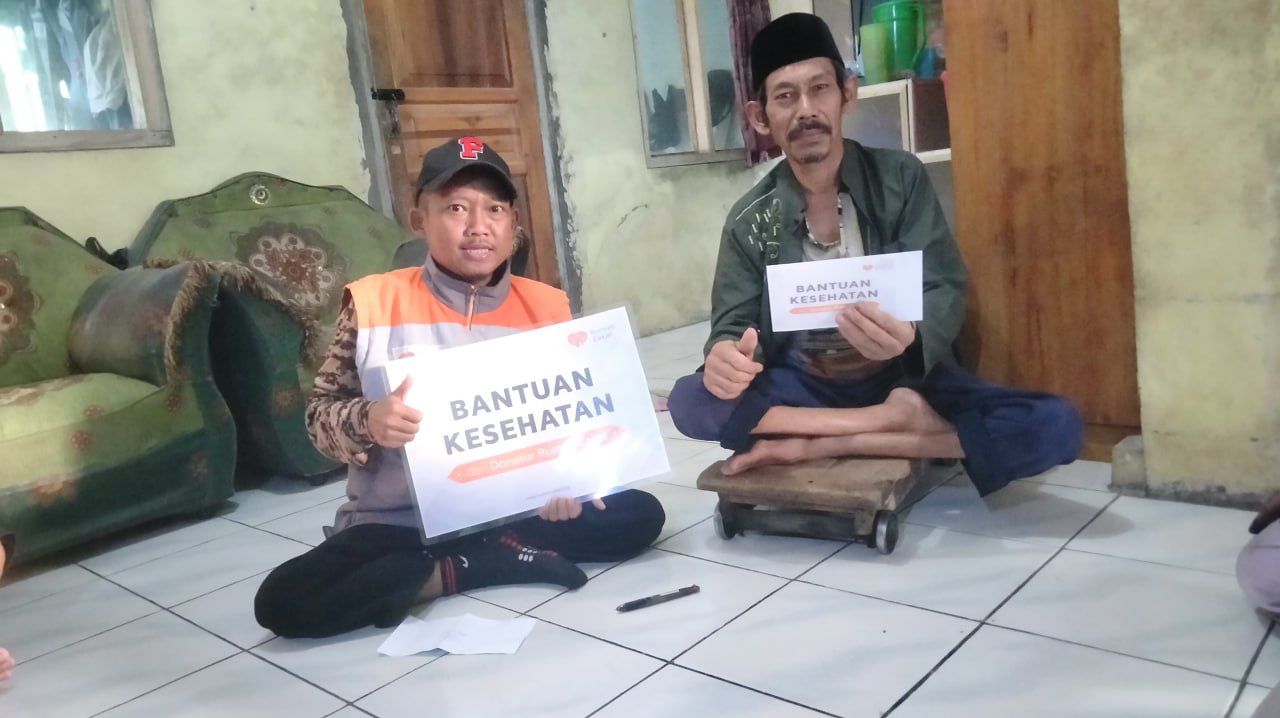 Ace h Guru ngaji lumpuh di Tasikmalaya tetap mengajar dari tempat tidur - bantuan Rumah Zakat