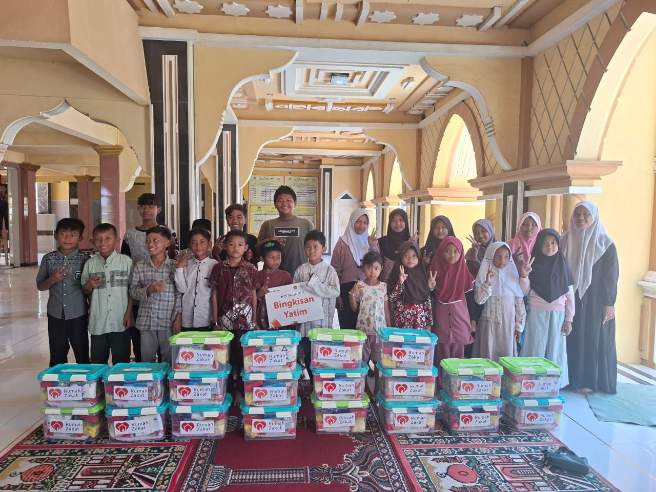 Bantuan 1 bantuan untuk anak yatim di Kampung Zakat Guwa Lor