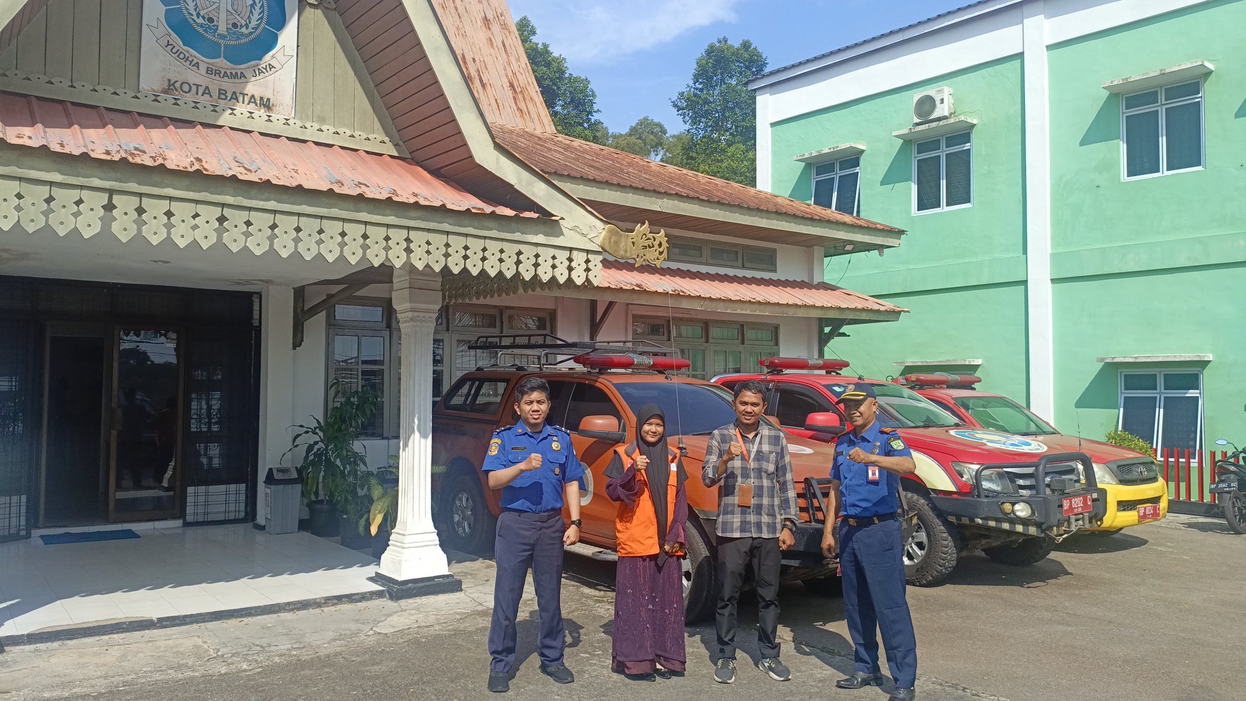 Relawan Rumah Zakat mengedukasi keselamatan kebakaran di sekolah bersama Damkar Batam Relawan Rumah Zakat mengedukasi keselamatan kebakaran di sekolah bersama Damkar Batam