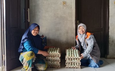 Relawan Rumah Zakat Dukung Pengembangan Usaha Telur Asin Susi di Kabupaten Bandung