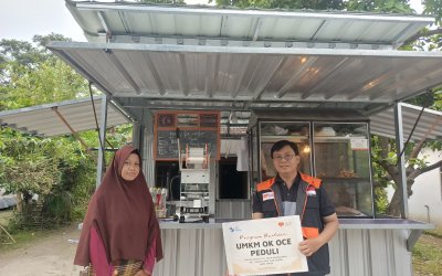 Berkat Program  pendampingan usaha dari Ok Oce Peduli, jualan Asty mengalami kemajuan