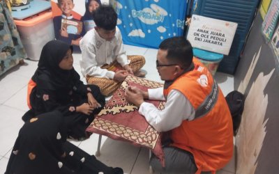 OK OCE Peduli Bersama Rumah Zakat Salurkan Beasiswa Pendidikan di Jakarta