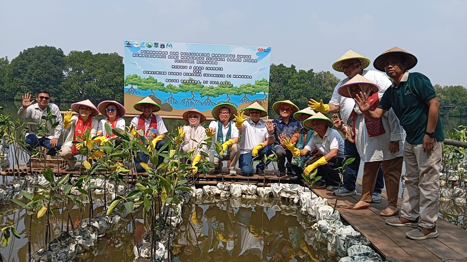 Hari Mangrove Sedunia Rumah Zakat di Rusunawa Marunda