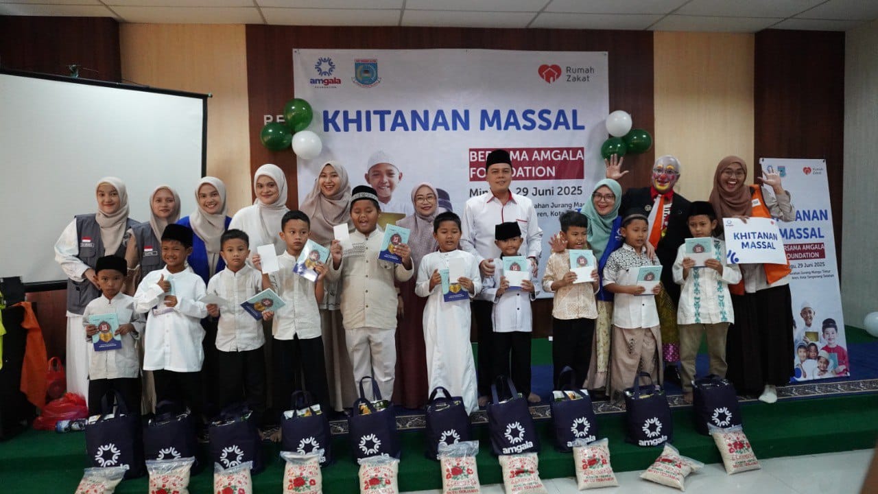 WhatsApp Image 2025-07-28 at 11.17.24 (2) Peserta khitan massal gratis Tangerang Selatan tersenyum usai sunatan