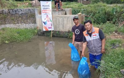 Rumah Zakat Perkuat Usaha Perikanan BUMMas Putra Medar di Sumedang
