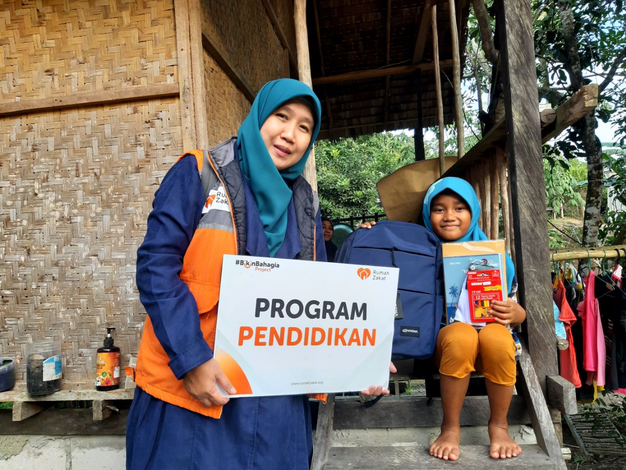 photo_2025-07-24_14-23-39 pipit menerima bantuan perlengkapan sekolah Rumah Zakat