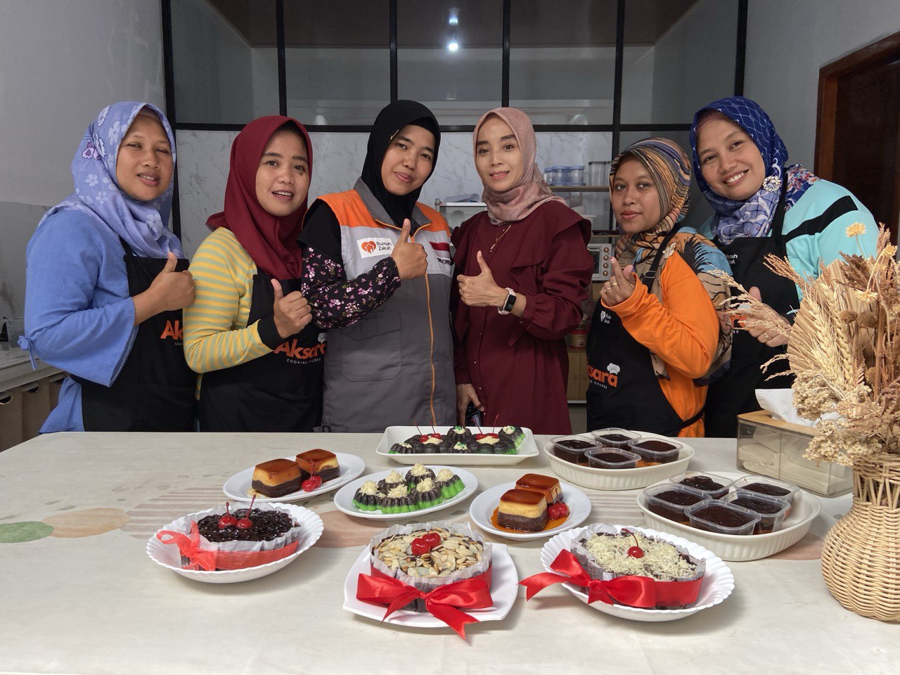 photo_2025-07-24_14-36-38 Peserta pelatihan membuat brownies di Rumah Vokasi Tataboga Kebumen