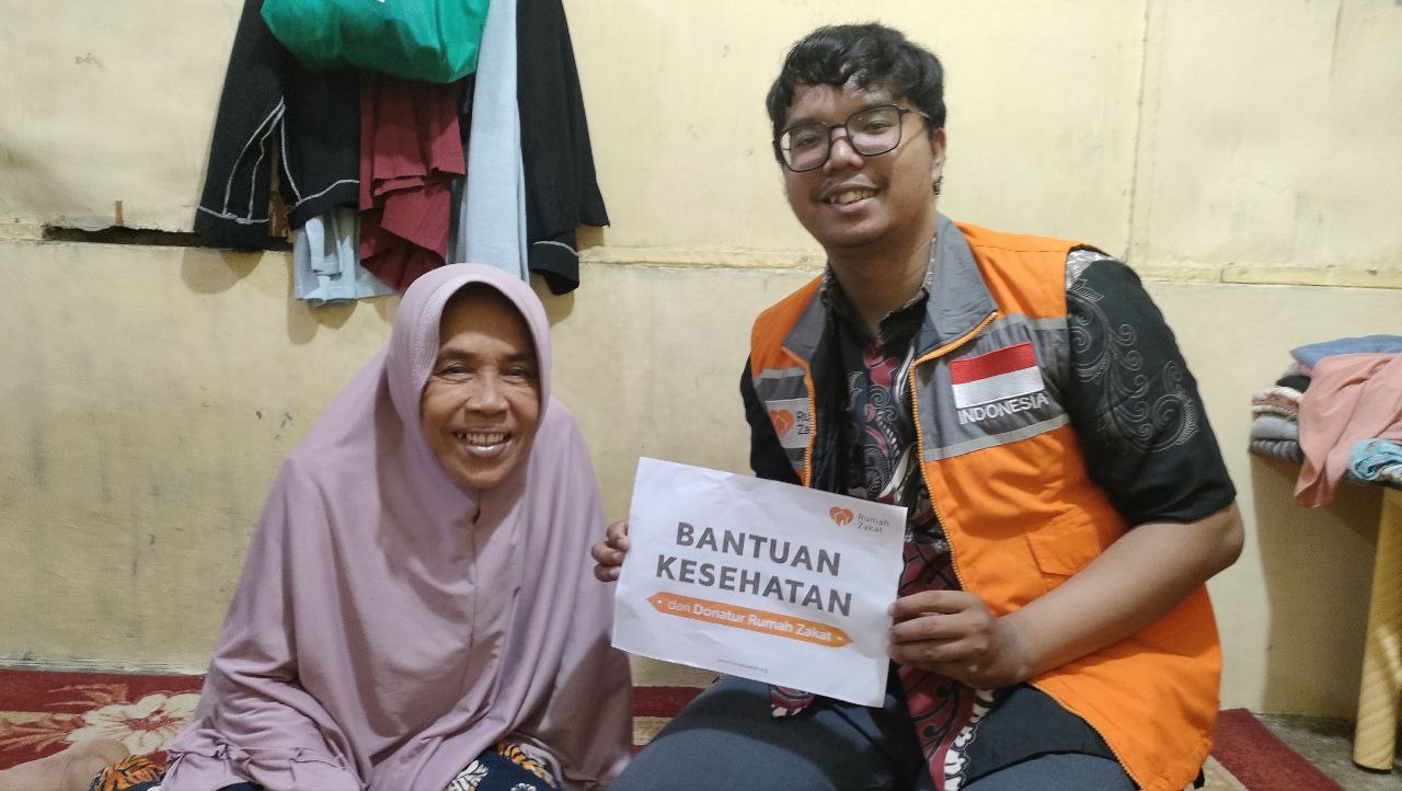 photo_2025-07-24_14-48-51 Tim Rumah Zakat memberikan bantuan kesehatan untuk lansia penderita katarak