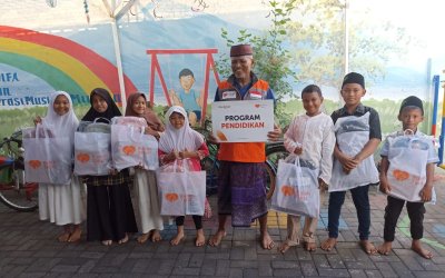 Rumah Zakat Salurkan Bantuan Perlengkapan Sekolah Untuk Anak Yatim Duafa Sambut Tahun Ajaran Baru