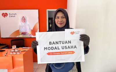 Rumah Zakat Bantu Modal Usaha untuk Ibu Vony, Mualaf Pejuang Nafkah di Cimahi