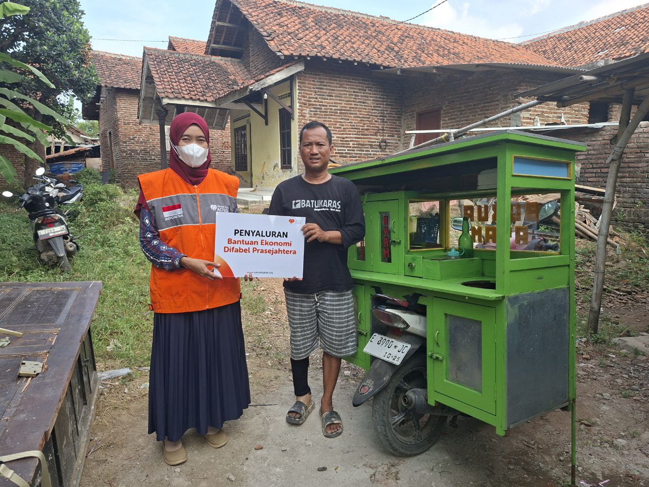 photo_2025-08-06_10-50-30 Pak Kartono penerima bantuan ekonomi difabel Rumah Zakat