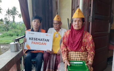 Rumah Zakat Salurkan Bingkisan Kesehatan Pangan untuk Veteran di Kota Padang