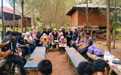 Bersih Pantai Pacitan: Destana Kembang dan Rumah Zakat Gelar Aksi Jaga Mangrove