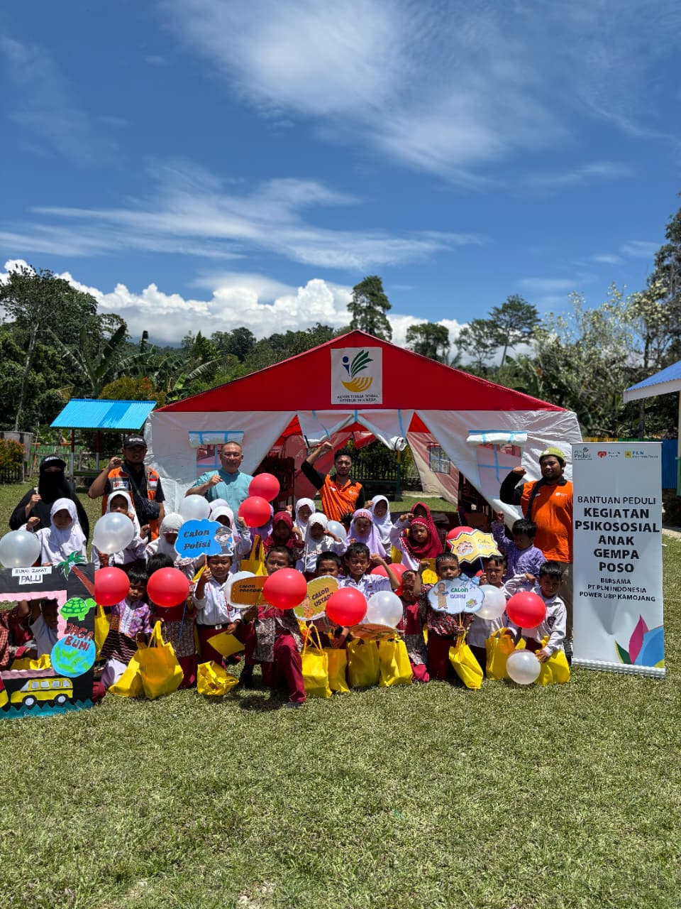 Psikososial 1 Relawan Rumah Zakat Palu menggelar layanan dukungan psikososial untuk anak penyintas gempa Poso.