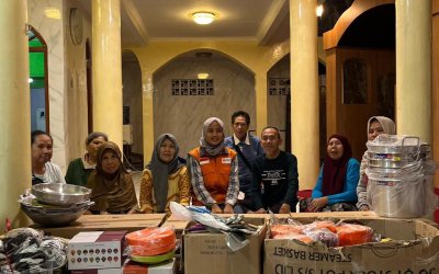 Rumah Zakat Salurkan Bantuan Kitchen Set untuk Korban Kebakaran di Burangrang Bandung