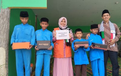 Rumah Zakat Salurkan Bantuan Pendidikan di MIN 2 Batam, Dukung Generasi Cerdas