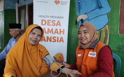 Rumah Zakat Gelar Senam dan Posyandu Lansia di Desa Sukajaya Lempasing