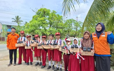 Sepatu Baru untuk Roy dan Teman-Teman: Rumah Zakat Hadirkan Semangat Belajar di Jungkat
