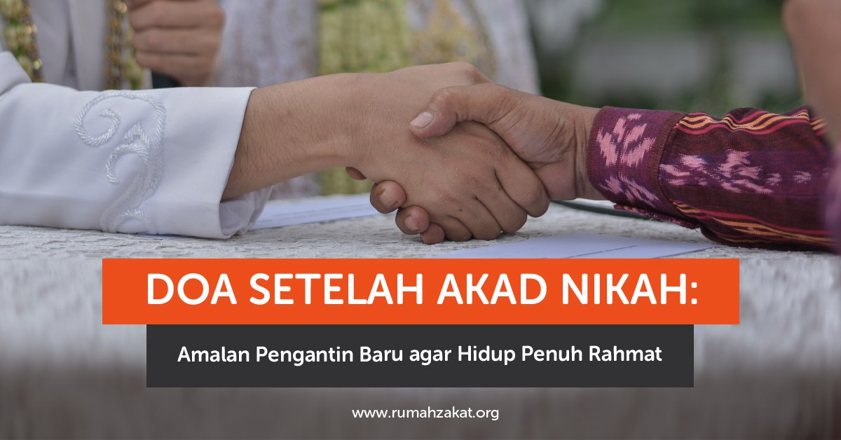 Pasangan pengantin baru memanjatkan doa setelah akad nikah agar rumah tangga penuh rahmat dan keberkahan