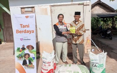 Rumah Zakat Berikan Bantuan Modal Usaha Tani bagi Petani KTCM Desa Berdaya Bantarujeg