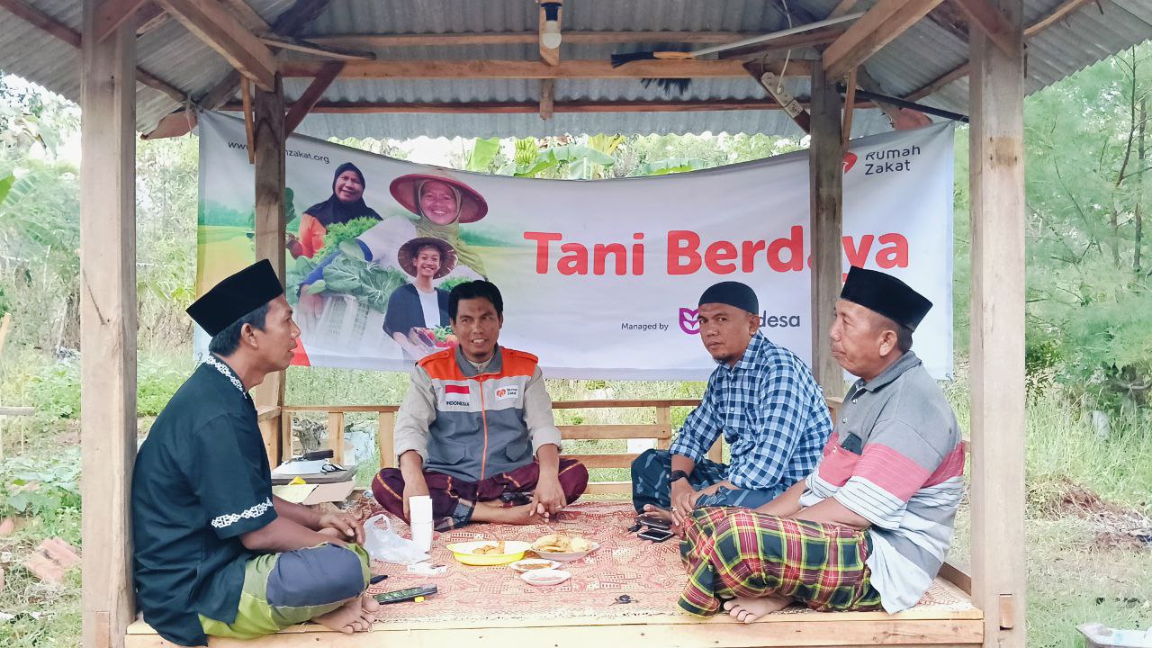 Rumah Zakat mendampingi petani cabe rawit di Desa Kalianget Barat Sumenep melalui program Lokadesa untuk peningkatan ekonomi warga