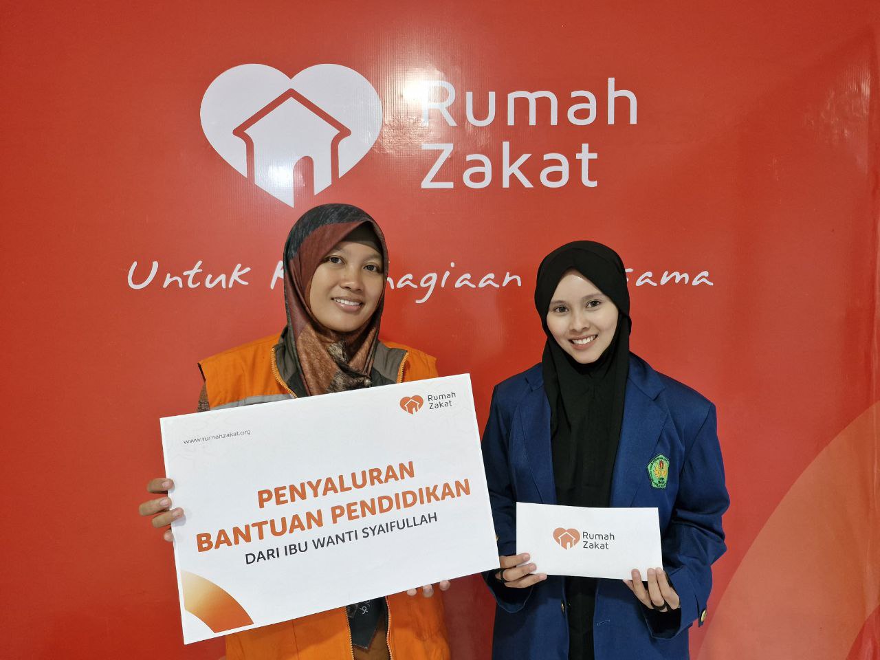 photo_2025-09-25_13-48-15 PT Grafindo Media Pratama Salurkan Bantuan UKT Mahasiswa Melalui Rumah Zakat Cimahi