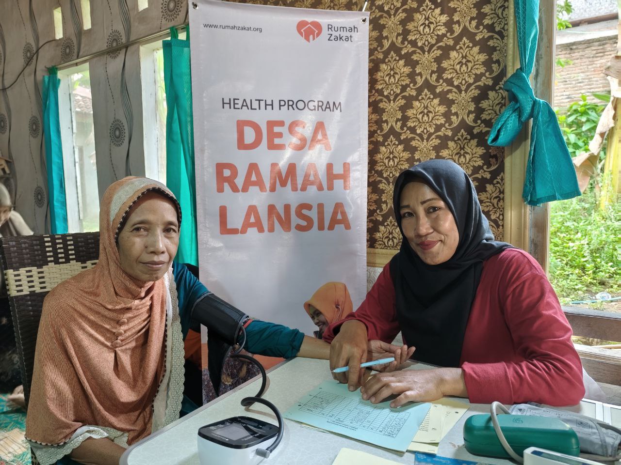 photo_2025-09-30_10-59-28 Senam dan posyandu lansia Rumah Zakat di Dusun Umbul Baru