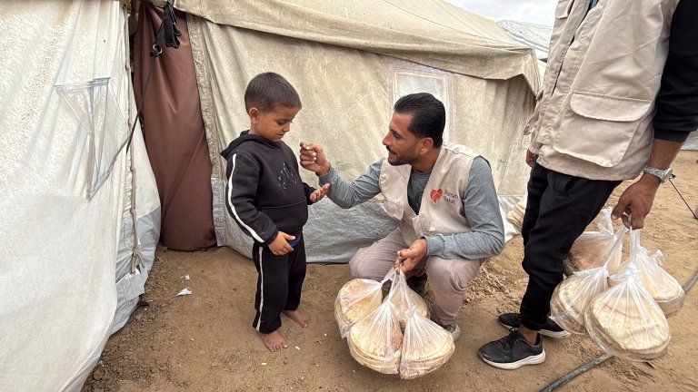 JSIT Indonesia Bersama Rumah Zakat Hadirkan Roti untuk Gaza