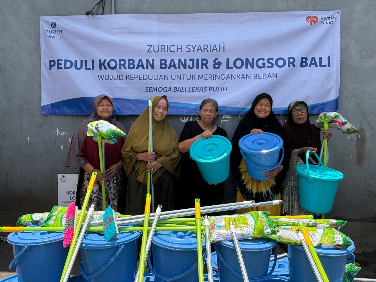 WhatsApp Image 2025-10-09 at 09.40.38 Bantuan hygiene kit Rumah Zakat Denpasar bersama Zurich Syariah.