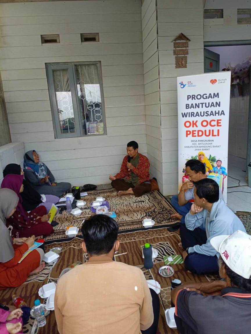 WhatsApp Image 2025-10-27 at 15.16.57 Peserta Wirausaha Berkah Rumah Zakat Bandung Barat sedang mengikuti pelatihan kewirausahaan bersama OK OCE Peduli.