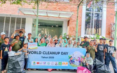 Aksi Peduli Lingkungan Rumah Zakat Bersama Bank Sampah Edelweis di Cirebon